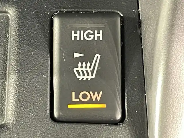 スバル フォレスター 2．0XT アイサイト 愛知県 2015(平27)年 8万km クリスタルホワイトP カロッツェリアナビ/衝突軽減ブレーキ/レーダークルーズコントロール/車線逸脱警報/シートヒーター/パドルシフト/バックカメラ/アクセサリーソケット/ハーフレザー　/パワーシート/ビルトインＥＴＣ/ISOFIX/純正フロアマット/純正18インチアルミホイール