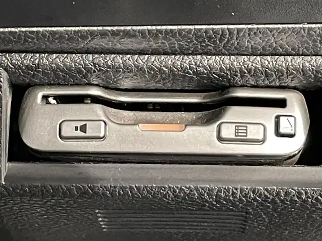 スバル フォレスター 2．0XT アイサイト 愛知県 2015(平27)年 8万km クリスタルホワイトP カロッツェリアナビ/衝突軽減ブレーキ/レーダークルーズコントロール/車線逸脱警報/シートヒーター/パドルシフト/バックカメラ/アクセサリーソケット/ハーフレザー　/パワーシート/ビルトインＥＴＣ/ISOFIX/純正フロアマット/純正18インチアルミホイール