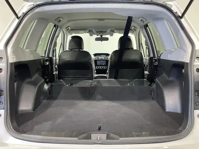 スバル フォレスター 2．0XT アイサイト 愛知県 2015(平27)年 8万km クリスタルホワイトP カロッツェリアナビ/衝突軽減ブレーキ/レーダークルーズコントロール/車線逸脱警報/シートヒーター/パドルシフト/バックカメラ/アクセサリーソケット/ハーフレザー　/パワーシート/ビルトインＥＴＣ/ISOFIX/純正フロアマット/純正18インチアルミホイール