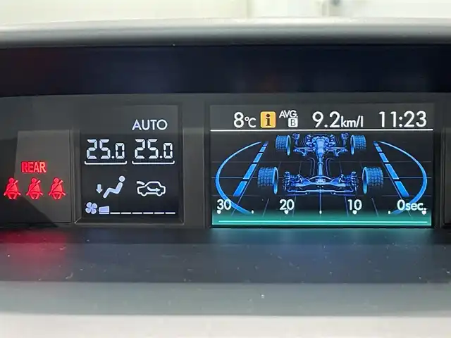 スバル フォレスター 2．0XT アイサイト 愛知県 2015(平27)年 8万km クリスタルホワイトP カロッツェリアナビ/衝突軽減ブレーキ/レーダークルーズコントロール/車線逸脱警報/シートヒーター/パドルシフト/バックカメラ/アクセサリーソケット/ハーフレザー　/パワーシート/ビルトインＥＴＣ/ISOFIX/純正フロアマット/純正18インチアルミホイール