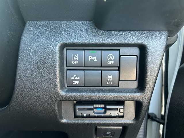 スズキ ハスラー HYBRID X 千葉県 2023(令5)年 1万km ピュアホワイトパール/ガンメタリック2トーン 社外ナビ/Bluetooth/ETC/衝突被害軽減ブレーキ/車線逸脱警報/標識認識機能/先行車発進お知らせ/クルーズコントロール/前席シートヒーター/コーナーセンサー/オートマチックハイビーム/ウィンカーミラー/プッシュスタート/スマートキー/LEDヘッドライト/純正15インチアルミホイール/純正フロアマット/保証書/取扱説明書