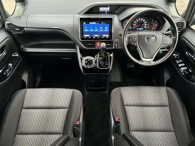 トヨタ ヴォクシー ZS 煌Ⅱ 神奈川県 2020(令2)年 3.1万km ブラック 純正ナビ/フルセグ/Bluetooth/CD/DVD/両側パワースライドドア /バックカメラ　/クルーズコントロール　/コーナーセンサー　/レーンアシスト　　/ビルドインETC　/ドライブレコーダー　/LEDヘッドライト　/フォグライト　/オートライト　/スマートキー/プッシュスタート/スペアキー/純正アルミホイール/社外フロアマット/ABS/横滑り防止装置/衝突被害軽減システム/盗難防止装置/取扱説明書/保証書