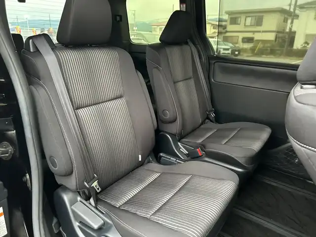 トヨタ ヴォクシー ZS 煌Ⅱ 神奈川県 2020(令2)年 3.1万km ブラック 純正ナビ/フルセグ/Bluetooth/CD/DVD/両側パワースライドドア /バックカメラ　/クルーズコントロール　/コーナーセンサー　/レーンアシスト　　/ビルドインETC　/ドライブレコーダー　/LEDヘッドライト　/フォグライト　/オートライト　/スマートキー/プッシュスタート/スペアキー/純正アルミホイール/社外フロアマット/ABS/横滑り防止装置/衝突被害軽減システム/盗難防止装置/取扱説明書/保証書