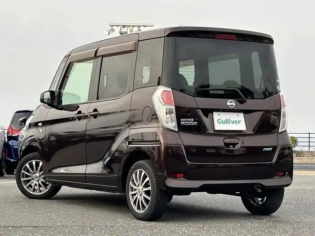 日産 デイズ ルークス X Vセレ +SeftyⅡ 島根県 2015(平27)年 7.9万km モカブラウンP 登録時走行距離78946km/カロッツェリアナビ(Bluetooth/AM/FM/CD/DVD)/フルセグテレビ/全周囲カメラ/バック/サイド/フロント/左側パワースライドドア/アイドリングストップ/横滑り防止装置/衝突被害軽減ブレーキ/ドアバイザー/プッシュスタート/スマートキー(スペアキー×1)/ロールサンシェード/取扱説明書/禁煙車