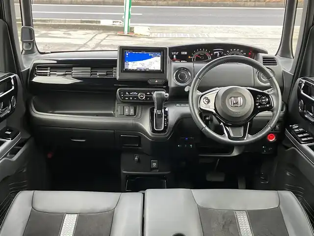 ホンダ Ｎ ＢＯＸ カスタム L ターボ 三重県 2021(令3)年 2.4万km シャイニンググレーM ワンオーナー/登録時走行距離23401km/ターボ/♪ホンダセンシング/　・CMBC(衝突軽減ブレーキ）・誤発進抑制機能/　・後方誤発進抑制機能・歩行者事故低ステアリング/　・路外逸脱抑制機能・先行車発進お知らせ機能/　・標識認識機能・オートハイビーム/♪社外ストラーダナビ/　・フルセグ・Bluetoothオーディオ/　・DVD・SD録音/♪バックカメラ/♪両側パワースライドドア/♪LEDヘッドライト/♪LEDフォグライト/♪ACC（アダプティブクルーズコントロール）/♪ハーフレザーシート/♪D/N席シートヒーター/♪アイドリングストップ/♪パドルシフト/♪スマートキー×2/♪プッシュスタート/♪ステアリングスイッチ/♪革巻きステアリング/♪オートリトラクタブルミラー/♪ウィンカーミラー/♪ビルトインETC/♪ドライブレコーダー前後/♪シートバックテーブル(D/N席)/♪フロアマット/♪プライバシーガラス/♪ドアバイザー