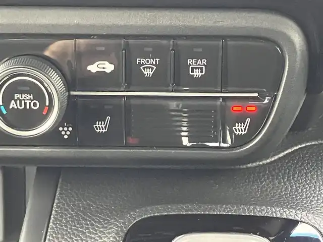 ホンダ Ｎ ＢＯＸ カスタム L ターボ 三重県 2021(令3)年 2.4万km シャイニンググレーM ワンオーナー/登録時走行距離23401km/ターボ/♪ホンダセンシング/　・CMBC(衝突軽減ブレーキ）・誤発進抑制機能/　・後方誤発進抑制機能・歩行者事故低ステアリング/　・路外逸脱抑制機能・先行車発進お知らせ機能/　・標識認識機能・オートハイビーム/♪社外ストラーダナビ/　・フルセグ・Bluetoothオーディオ/　・DVD・SD録音/♪バックカメラ/♪両側パワースライドドア/♪LEDヘッドライト/♪LEDフォグライト/♪ACC（アダプティブクルーズコントロール）/♪ハーフレザーシート/♪D/N席シートヒーター/♪アイドリングストップ/♪パドルシフト/♪スマートキー×2/♪プッシュスタート/♪ステアリングスイッチ/♪革巻きステアリング/♪オートリトラクタブルミラー/♪ウィンカーミラー/♪ビルトインETC/♪ドライブレコーダー前後/♪シートバックテーブル(D/N席)/♪フロアマット/♪プライバシーガラス/♪ドアバイザー