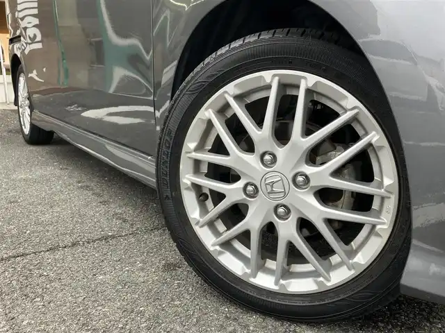 ホンダ Ｎ ＢＯＸ カスタム L ターボ 三重県 2021(令3)年 2.4万km シャイニンググレーM ワンオーナー/登録時走行距離23401km/ターボ/♪ホンダセンシング/　・CMBC(衝突軽減ブレーキ）・誤発進抑制機能/　・後方誤発進抑制機能・歩行者事故低ステアリング/　・路外逸脱抑制機能・先行車発進お知らせ機能/　・標識認識機能・オートハイビーム/♪社外ストラーダナビ/　・フルセグ・Bluetoothオーディオ/　・DVD・SD録音/♪バックカメラ/♪両側パワースライドドア/♪LEDヘッドライト/♪LEDフォグライト/♪ACC（アダプティブクルーズコントロール）/♪ハーフレザーシート/♪D/N席シートヒーター/♪アイドリングストップ/♪パドルシフト/♪スマートキー×2/♪プッシュスタート/♪ステアリングスイッチ/♪革巻きステアリング/♪オートリトラクタブルミラー/♪ウィンカーミラー/♪ビルトインETC/♪ドライブレコーダー前後/♪シートバックテーブル(D/N席)/♪フロアマット/♪プライバシーガラス/♪ドアバイザー