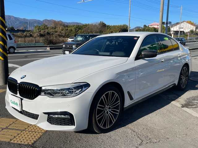ＢＭＷ ５２３ｉ Mスポーツ 神奈川県 2018(平30)年 4.3万km アルピンホワイトⅢ 衝突軽減システム/レーンキープアシスト/アダプティブクルーズコントロール/前後コーナーセンサー/ブラインドスポットアシスト/パドルシフト/全方位カメラ/純正ナビ/（DVD/CD/FM/AM/BT/フルセグTV）/電動リアゲート/純正１９インチＡＷ/カーテンエアバッグ/サイドエアバッグ/LEDヘッドライト/フォグランプ/オートライト/レザーシート/パワーシート/エアシート