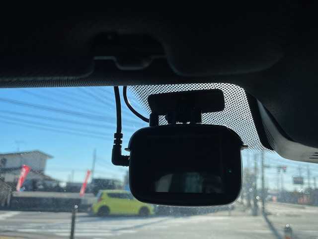 ＢＭＷ ５２３ｉ Mスポーツ 神奈川県 2018(平30)年 4.3万km アルピンホワイトⅢ 衝突軽減システム/レーンキープアシスト/アダプティブクルーズコントロール/前後コーナーセンサー/ブラインドスポットアシスト/パドルシフト/全方位カメラ/純正ナビ/（DVD/CD/FM/AM/BT/フルセグTV）/電動リアゲート/純正１９インチＡＷ/カーテンエアバッグ/サイドエアバッグ/LEDヘッドライト/フォグランプ/オートライト/レザーシート/パワーシート/エアシート