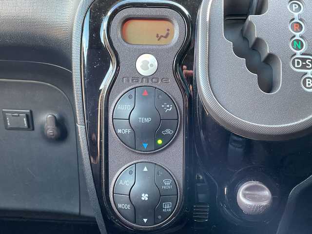 トヨタ スペイド G 埼玉県 2013(平25)年 10.9万km スーパーレッドⅤ ・4WD/・社外ナビ（TV/BT/USB）/・フルセグテレビ/・バックカメラ/・運転席シートヒーター/・ETC/・ステアリングスイッチ/・横滑り防止装置/・オートライト/・HIDヘッドライト/・ハロゲンフォグライト/・ドアバイザー/・純正フロアマット/・プッシュスタート/・スマートキー/・スペアキー×１/・取扱説明書