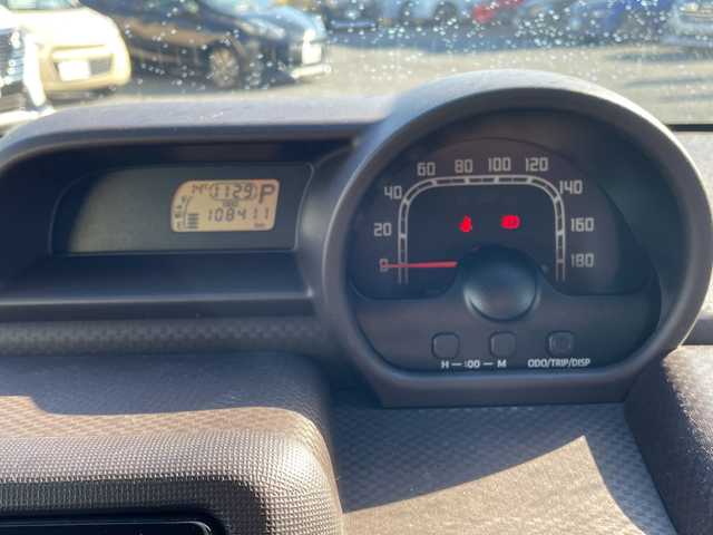 トヨタ スペイド G 埼玉県 2013(平25)年 10.9万km スーパーレッドⅤ ・4WD/・社外ナビ（TV/BT/USB）/・フルセグテレビ/・バックカメラ/・運転席シートヒーター/・ETC/・ステアリングスイッチ/・横滑り防止装置/・オートライト/・HIDヘッドライト/・ハロゲンフォグライト/・ドアバイザー/・純正フロアマット/・プッシュスタート/・スマートキー/・スペアキー×１/・取扱説明書