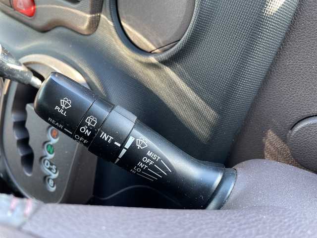 トヨタ スペイド G 埼玉県 2013(平25)年 10.9万km スーパーレッドⅤ ・4WD/・社外ナビ（TV/BT/USB）/・フルセグテレビ/・バックカメラ/・運転席シートヒーター/・ETC/・ステアリングスイッチ/・横滑り防止装置/・オートライト/・HIDヘッドライト/・ハロゲンフォグライト/・ドアバイザー/・純正フロアマット/・プッシュスタート/・スマートキー/・スペアキー×１/・取扱説明書