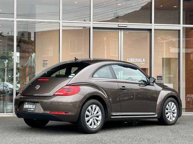フォルクスワーゲン ザ・ビートル デザイン 福岡県 2015(平27)年 3.8万km 茶 ＭＴモード付ＡＴ　/オートライト　/Ｂｌｕｅｔｏｏｔｈ　/ＣＤ　/前後ドラレコ　/純正１６インチＡＷ　/ＥＴＣ