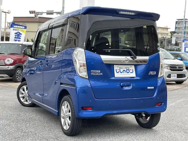 日産 デイズ ルークス ハイウェイスターX 沖縄県 2018(平30)年 3.4万km オーシャンブルーP (株)IDOMが運営する【じしゃロンコザ店】の自社ローン専用車両になりますこちらは現金またはオートローンご利用時の価格です。自社ローンご希望の方は別途その旨お申付け下さい/・純正ナビ/・Ｂｌｕｅｔｏｏｔｈ接続/・TV/・バックカメラ/・全方位カメラ/・片側パワースライドドア/・スマートキー/・プッシュスタート/・ドライブレコーダー/・コーナーセンサー/・純正アルミホイール/・オートライト