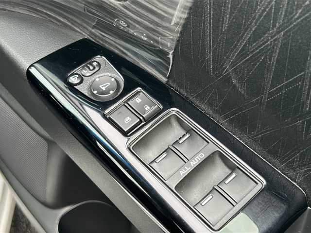ホンダ オデッセイ アブソルート EX 長野県 2014(平26)年 10.2万km ホワイトオーキッドパール (株)IDOMが運営する【じしゃロン長野店】の自社ローン専用車両になります。こちらは現金またはオートローンご利用時の価格です。自社ローンご希望の方は別途その旨お申付け下さい/純正ナビ/Bluetooth/バックカメラ/全方位カメラ/純正ビルトインETC/フルセグテレビ/両側パワースライド/純正フロアマット/純正アルミホイール/LEDヘッドライト/フォグランプ/オートライト/CTBA/パドルシフト