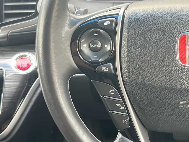 ホンダ オデッセイ アブソルート EX 長野県 2014(平26)年 10.2万km ホワイトオーキッドパール (株)IDOMが運営する【じしゃロン長野店】の自社ローン専用車両になります。こちらは現金またはオートローンご利用時の価格です。自社ローンご希望の方は別途その旨お申付け下さい/純正ナビ/Bluetooth/バックカメラ/全方位カメラ/純正ビルトインETC/フルセグテレビ/両側パワースライド/純正フロアマット/純正アルミホイール/LEDヘッドライト/フォグランプ/オートライト/CTBA/パドルシフト