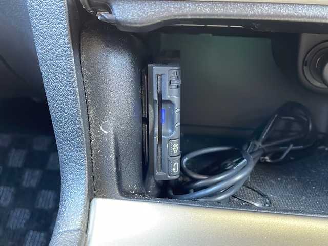 クライスラー・ジープ ジープ グランドチェロキー LTD 静岡県 2011(平23)年 9.8万km 白 社外ナビ/・デジタルTV/・HDD MUSIC/・CD/DVD/・FM/AM/・SD動画/音楽/・Bluetooth/・ハンズフリー通話/主要装備/・４WD/・バックカメラ/・パワーシート（D席＋N席）/・クルーズコントロール/・ダウンヒルアシストコントロール/・ETC/・サイドカーテンエアバッグ/・オートライト/・左右独立温度調整ＡＡＣ/・横滑り防止装置/・ＨＩＤライト/・走行モード切替/・ステアリングスイッチ