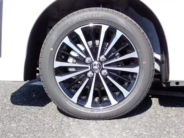 トヨタ ルーミー カスタムG－T 千葉県 2025(令7)年 0.1千km ブラックマイカメタリック/パールホワイト2トーン 【登録済未使用車】/【ブラック&パールホワイト３（X99）】/コンフォートパッケージ/純正9インチディスプレイオーディオ/・フルセグTV/Bluetooth/パノラミックビューモニター/バックカメラ/両側パワースライドドア/プッシュスタート/スマートキー2本/前席シートヒーター/スマートアシスト/・衝突警報機能/・衝突回避支援ブレーキ機能/・ブレーキ制御付誤発進抑制機能/・車線逸脱警報機能/・路側逸脱警報機能/・先行車発進お知らせ機能/・標識認識機能/・アダプティブクルーズコントロール/純正15インチAW/LEDヘッドライト/フォグライト/取扱説明書/保証書/