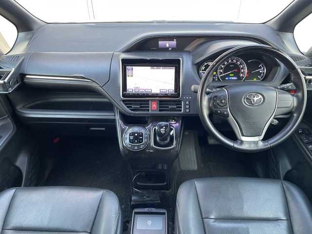 トヨタ エスクァイア ハイブリッド 茨城県 2015(平27)年 14.8万km ホワイトパールクリスタルシャイン ワンオーナー/純正SDナビ/FM/AM/CD/DVD/SD/フルセグTV/Bluetooth接続/レザーシート/アラウンドビューモニター/ALPINE製フリップダウンモニター/TRDエアロパーツ/両側電動スライドドア/シートヒーター（D＋N席）/ワイヤレス充電器/ドライブレコーダー/ビルトインETC/保証書/取扱説明書