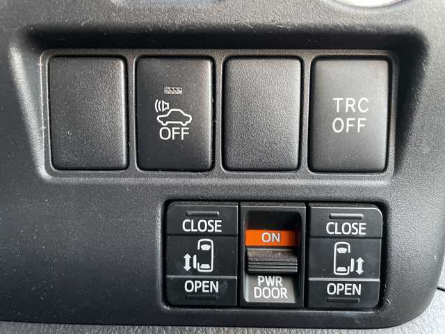 トヨタ エスクァイア ハイブリッド 茨城県 2015(平27)年 14.8万km ホワイトパールクリスタルシャイン ワンオーナー/純正SDナビ/FM/AM/CD/DVD/SD/フルセグTV/Bluetooth接続/レザーシート/アラウンドビューモニター/ALPINE製フリップダウンモニター/TRDエアロパーツ/両側電動スライドドア/シートヒーター（D＋N席）/ワイヤレス充電器/ドライブレコーダー/ビルトインETC/保証書/取扱説明書