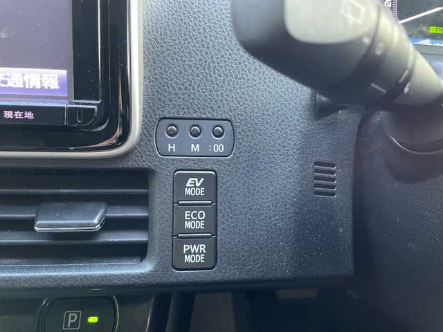 トヨタ エスクァイア ハイブリッド 茨城県 2015(平27)年 14.8万km ホワイトパールクリスタルシャイン ワンオーナー/純正SDナビ/FM/AM/CD/DVD/SD/フルセグTV/Bluetooth接続/レザーシート/アラウンドビューモニター/ALPINE製フリップダウンモニター/TRDエアロパーツ/両側電動スライドドア/シートヒーター（D＋N席）/ワイヤレス充電器/ドライブレコーダー/ビルトインETC/保証書/取扱説明書