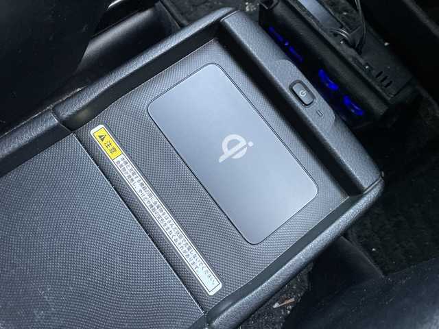 トヨタ エスクァイア ハイブリッド 茨城県 2015(平27)年 14.8万km ホワイトパールクリスタルシャイン ワンオーナー/純正SDナビ/FM/AM/CD/DVD/SD/フルセグTV/Bluetooth接続/レザーシート/アラウンドビューモニター/ALPINE製フリップダウンモニター/TRDエアロパーツ/両側電動スライドドア/シートヒーター（D＋N席）/ワイヤレス充電器/ドライブレコーダー/ビルトインETC/保証書/取扱説明書