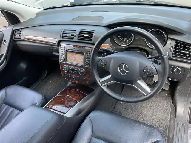 メルセデス・ベンツ Ｒ３５０ 4MATIC 道央・札幌 2009(平21)年 6.2万km オブシディアンブラック サンルーフ開閉不良/サンルーフ/純正ナビ/ワンセグTV/CD/DVD/バックカメラ/本革シート/パワーシート/シートヒーター/シートメモリー/パワーバックドア/コーナーセンサー/クルーズコントロール/HIDヘッドライト/フォグランプ/社外17インチアルミホイール/純正19インチアルミホイール夏タイヤ積み込み/リモコンキー2本/ETC