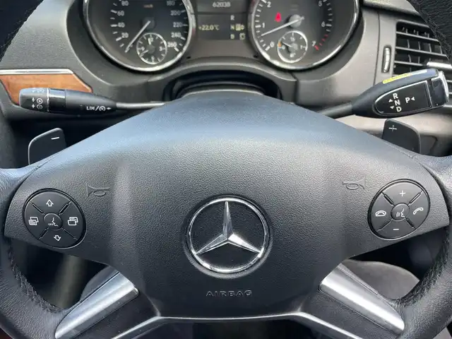 メルセデス・ベンツ Ｒ３５０ 4MATIC 道央・札幌 2009(平21)年 6.2万km オブシディアンブラック サンルーフ開閉不良/サンルーフ/純正ナビ/ワンセグTV/CD/DVD/バックカメラ/本革シート/パワーシート/シートヒーター/シートメモリー/パワーバックドア/コーナーセンサー/クルーズコントロール/HIDヘッドライト/フォグランプ/社外17インチアルミホイール/純正19インチアルミホイール夏タイヤ積み込み/リモコンキー2本/ETC