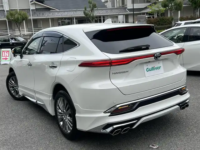 トヨタ ハリアー Z レザーパッケージ 京都府 2020(令2)年 4.6万km ホワイトパールクリスタルシャイン  モデリスタエアロキット(フロントLED付き)/ トヨタセーフティセンス/ 黒レザーシート/・　D/N席パワーシート/・　D/N席シートヒーター・エアーシート/・　D席メモリーシート/ 12.3インチディスプレイオーディオ/・　JBLプレミアムサウンドシステム/・　ナビキット/・　フルセグ/BTオーディオ/・　バックカメラ/・　USB接続/ ビルトインETC2.0/ 前後ドラレコ/ 社外レーダー/ デジタルインナーミラー/ ヘッドアップディスプレイ/ ハンドルヒーター/ パワーバックドア/ 左右独立オートエアコン/ 電動パーキング/ クリアランスソナー/ 純正19インチアルミホイール/ 純正フロアマット/ ドアバイザー/ 車両取説/ 新車時保証書