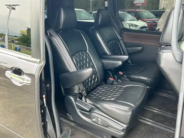 トヨタ エスクァイア ハイブリッド Gi プレミアムパッケージ 大阪府 2018(平30)年 6.1万km スパークリングブラックパールクリスタルシャイン 純正１１インチナビ/   フルセグTV/CD/DVD/Bluetooth/USB/バックモニター/12.1インチ後席モニター/衝突軽減ブレーキ/社外エアロ/純正15インチアルミホイール/前席シートヒーター/シートカバー付き/両側パワースライドドア/クルーズコントロール/レーンキープアシスト/アイドリングストップ/オートマチックハイビーム/ドライブレコーダー/プッシュスタート/スマートキー/ＥＴＣ/ＬＥＤライト/禁煙車