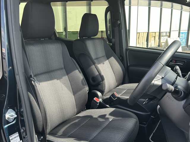 トヨタ ヴォクシー ZS 煌Ⅱ 岐阜県 2019(平31)年 4.4万km ブラッキッシュアゲハガラスフレーク 登録時走行距離43545km/純正１１インチＳＤナビ　/フルセグＴＶ　/両側パワースライドドア　/フリップダウンモニター１２，８インチ　/純正アルミホイール　/純正フロアマット/純正エアロ（前方）/バックカメラ　/前後ドライブレコーダー　/クルーズコントロール　/ドアバイザー/ＬＥＤライト/フォグランプ/オートライト　/ビルトインＥＴＣ/プッシュスタート/スマートキー/スペアキー1本/レーンキープアシスト/アイドリングストップ/横滑り防止装置/盗難防止装置/衝突被害軽減システム/USB入力端子
