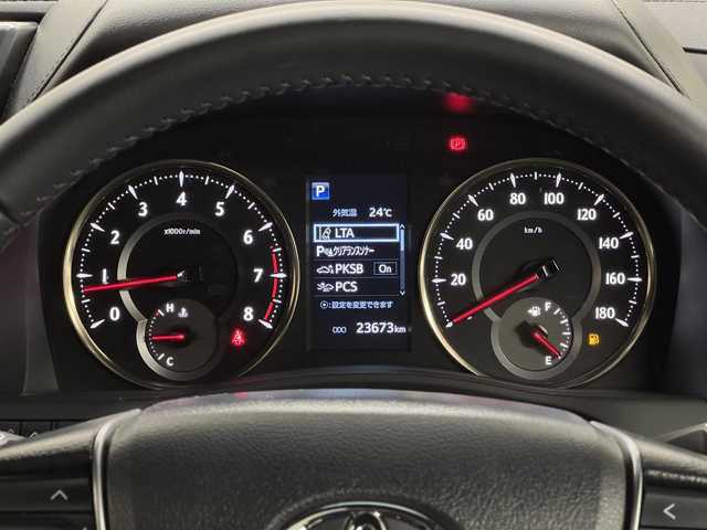 トヨタ アルファード S タイプゴールドⅢ 三重県 2022(令4)年 2.4万km ホワイトパールクリスタルシャイン ガソリン/FF/MTモード付インパネCVT/純正 9インチディスプレイオーディオ（ナビ搭載）/（AM/FM/CD*/DVD*/USB/iPod/Bluetooth/TV*/Miracast/AppleCarPlay/AndroidAuto）*…OP/12.1インチ 後席モニター V12T-R68C（純正）/バックガイドモニター/両側パワースライドドア/ドライブレコーダー 前方/ビルトインETC/Toyota Safety Sense/●プリクラッシュセーフティ/●レーントレーシングアシスト/●レーダークルコン/●ロードサインアシスト/●アダプティブハイビームシステム/・先行車発進告知機能/・クリアランスソナー/ブラインドスポットモニター/・パーキングサポートブレーキ（前後静止物、後方接近車両）/・など/装備/・【OP】ツインムーンルーフ/・【OP】デジタルインナーミラー/3眼LEDヘッドランプ（専用加飾）/・ハーフレザーシート/・左右＆後席独立オートエアコン/・パワーバックドア/・オットマンシート（2nd）/・AC100Vコンセント（100W）/・ステアリングスイッチ/・電子パーキングブレーキ＆ブレーキホールド/・オートライト/・純正18inAW/・保/取/ナビ取/など
