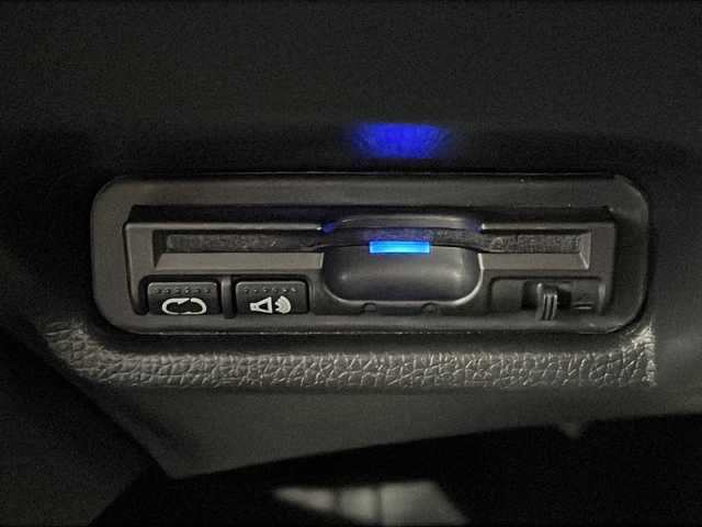 ホンダ フィット ハイブリット Fパッケージ 道北・旭川 2016(平28)年 4.2万km アラバスターシルバーメタリック /４WD//禁煙車//純正ナビ//ＣＤ・ＳＤ・ＢＴ・ワンセグＴＶ//バックカメラ//スマートキー//ワイパーデアイサー//ミラーヒーター//ETC//純正フロアマット//ドアバイザー//横滑り防止機能//ABS//盗難防止装置//スペアキー１