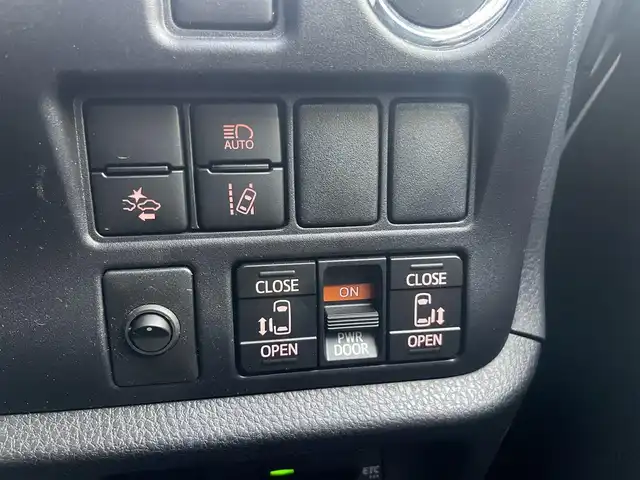 トヨタ ヴォクシー ZS 煌Ⅲ 埼玉県 2021(令3)年 2.8万km ホワイトパールクリスタルシャイン ・ワンオーナー/・純正ディーラーナビ（CD/DVD/BT/フルセグ）/・ハーフレザー/・クルーズコントロール/・コーナーセンサー/・バックカメラ/・ドライブレコーダー/・ETC