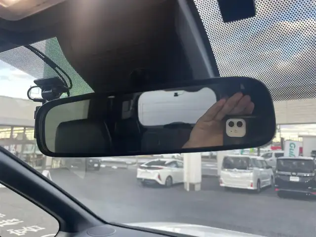 トヨタ ヴォクシー ZS 煌Ⅲ 埼玉県 2021(令3)年 2.8万km ホワイトパールクリスタルシャイン ・ワンオーナー/・純正ディーラーナビ（CD/DVD/BT/フルセグ）/・ハーフレザー/・クルーズコントロール/・コーナーセンサー/・バックカメラ/・ドライブレコーダー/・ETC