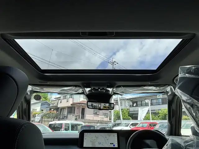 トヨタ ランドクルーザー ２５０ VX 熊本県 2025(令7)年 0.1万km未満 プラチナホワイトパールマイカ ワンオーナー/サンルーフ/4WD/純正ディスプレイオーディオ（ナビ機能付き）/【フルセグTV/Bluetooth/Miracast/HDMI/ラジオ】/パノラミックビューモニター/デジタルインナーミラー/トヨタチームメイト/レーダークルーズコントロール/レーンディパーチャーアラート/ブラインドスポットモニター/プリクラッシュセーフティ/プロアクティブドライビングアシスト/クリアランスソナー/パーキングサポートブレーキ/リヤクロストラフィックアラート/後方車両接近告知/リヤカメラディテクション/安心降車アシスト/周辺車両接近時サポート/ロードサインアシスト/パワーバックドア/黒革シート/運転席パワーシート/前席エアーシート/シートヒーター/ルーフレール/純正18インチAW/ビルトインETC2.0/オートライト/オートハイビーム/LEDヘッドライト/前後フォグランプ/純正フロアマット/保証書