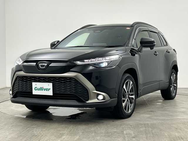 トヨタ カローラ クロス ハイブリッド Z 三重県 2024(令6)年 3.3万km アティチュードブラックマイカ 純正ナビ/・AM/FM/フルセグ/Bluetooth/USB/バックカメラ/トヨタセーフティセンス/・レーダークルーズコントロール/・リアクロストラフィックアラート/・ロードサインアシスト/・クリアランスソナー/・プリクラッシュセーフティ/・ブラインドスポットモニター/・パーキングサポートブレーキ/パワーバックドア/ハーフレザーシート/オートハイビーム/前席シートヒーター/ビルトインETC2.0/ステアリングスイッチ/純正18インチAW/ルーフレール