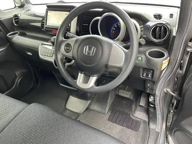 ホンダ Ｎ ＢＯＸ カスタム G Lパッケージ 滋賀県 2015(平27)年 4.9万km ポリッシュドメタルメタリック 両側パワースライドドア/社外7インチナビ【VXM-152VFi】/（AM/FM/CD/DVD/ワンセグ/Bluetooth/USB）/ドライブレコーダー/バックカメラ/ホンダセンシング/・プリクラッシュブレーキアシスト/・ヒルスタート（坂道発進）アシスト/・TCS（トラクションコントロールシステム）/・VDC（ビークルダイナミクスコントロール）/・ABS（アンチロックブレーキシステム）/・バックビューモニター/・盗難防止アラーム	/電動格納ミラー/アイドリングストップ/ステアリングスイッチ/オートライト/キセノンヘッドライト/フロントフォグ/フルオートエアコン/シガーソケット/プッシュスタート/スマートキー/純正フロアマット/純正ドアバイザー
