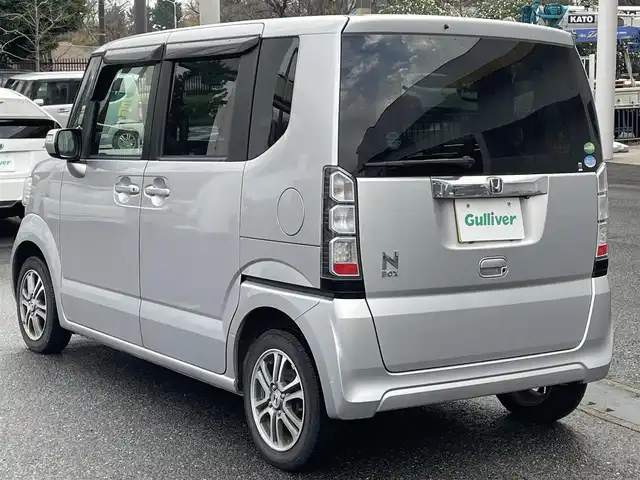 ホンダ Ｎ ＢＯＸ G SSパッケージ 千葉県 2015(平27)年 6.2万km カトラリーシルバーM 純正ナビ【ワンセグ、BT、DVD、CD】/前席シートヒーター/純正14インチアルミホイール/ETC/バックカメラ/両側パワースライドドア/オートライト/ステアリングスイッチ/プッシュスタート/アイドリングストップ/純正フロアマット/取説・ナビ説/スマートキー×２