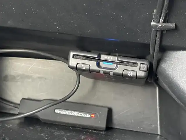 ホンダ Ｎ ＢＯＸ G SSパッケージ 千葉県 2015(平27)年 6.2万km カトラリーシルバーM 純正ナビ【ワンセグ、BT、DVD、CD】/前席シートヒーター/純正14インチアルミホイール/ETC/バックカメラ/両側パワースライドドア/オートライト/ステアリングスイッチ/プッシュスタート/アイドリングストップ/純正フロアマット/取説・ナビ説/スマートキー×２