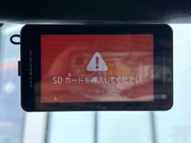 ポルシェ ポルシェ カイエン ターボS E－HV 宮城県 2021(令3)年 2.4万km パール 登録時走行距離23533km/純正オービスレーダー/純正フロアマット/パノラミックサンルーフ/追従式クルーズコントロール/パドルシフト/ETC2.0/スペアキー/ブルXスタースピーカー/パワーバックドア/レザーシート/純正アルミホイール/純正黄緑キャリパー/全席シートヒーター/全席エアシート/アラウンドビューモニター/アクティブサスペンションマネージメント/パーキングアシスト/衝突警告システム/距離警告システム/ヘッドアップディスプレイ/車線変更アシスト