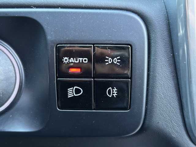 ポルシェ ポルシェ カイエン ターボS E－HV 宮城県 2021(令3)年 2.4万km パール 登録時走行距離23533km/純正オービスレーダー/純正フロアマット/パノラミックサンルーフ/追従式クルーズコントロール/パドルシフト/ETC2.0/スペアキー/ブルXスタースピーカー/パワーバックドア/レザーシート/純正アルミホイール/純正黄緑キャリパー/全席シートヒーター/全席エアシート/アラウンドビューモニター/アクティブサスペンションマネージメント/パーキングアシスト/衝突警告システム/距離警告システム/ヘッドアップディスプレイ/車線変更アシスト