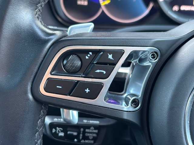 ポルシェ ポルシェ カイエン ターボS E－HV 宮城県 2021(令3)年 2.4万km パール 登録時走行距離23533km/純正オービスレーダー/純正フロアマット/パノラミックサンルーフ/追従式クルーズコントロール/パドルシフト/ETC2.0/スペアキー/ブルXスタースピーカー/パワーバックドア/レザーシート/純正アルミホイール/純正黄緑キャリパー/全席シートヒーター/全席エアシート/アラウンドビューモニター/アクティブサスペンションマネージメント/パーキングアシスト/衝突警告システム/距離警告システム/ヘッドアップディスプレイ/車線変更アシスト