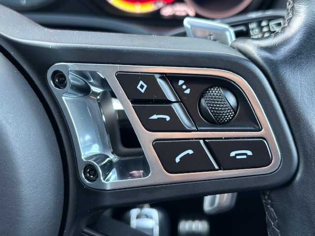 ポルシェ ポルシェ カイエン ターボS E－HV 宮城県 2021(令3)年 2.4万km パール 登録時走行距離23533km/純正オービスレーダー/純正フロアマット/パノラミックサンルーフ/追従式クルーズコントロール/パドルシフト/ETC2.0/スペアキー/ブルXスタースピーカー/パワーバックドア/レザーシート/純正アルミホイール/純正黄緑キャリパー/全席シートヒーター/全席エアシート/アラウンドビューモニター/アクティブサスペンションマネージメント/パーキングアシスト/衝突警告システム/距離警告システム/ヘッドアップディスプレイ/車線変更アシスト