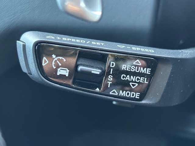 ポルシェ ポルシェ カイエン ターボS E－HV 宮城県 2021(令3)年 2.4万km パール 登録時走行距離23533km/純正オービスレーダー/純正フロアマット/パノラミックサンルーフ/追従式クルーズコントロール/パドルシフト/ETC2.0/スペアキー/ブルXスタースピーカー/パワーバックドア/レザーシート/純正アルミホイール/純正黄緑キャリパー/全席シートヒーター/全席エアシート/アラウンドビューモニター/アクティブサスペンションマネージメント/パーキングアシスト/衝突警告システム/距離警告システム/ヘッドアップディスプレイ/車線変更アシスト