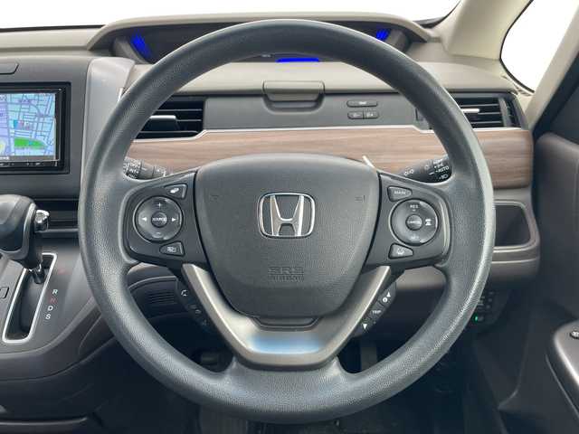 ホンダ フリード＋ G ホンダセンシング 愛知県 2022(令4)年 4万km クリスタルブラックパール ホンダセンシング　/社外ナビ　/両側電動　/レーダークルコン　/バックカメラ　/コーナーセンサー　/ＥＴＣ　/ＬＥＤヘッド　/レーンキープアシスト　/フルセグＴＶ　/ＣＤ　/ＤＶＤ　/Ｂｌｕｅｔｏｏｔｈ　/プッシュスタート/ステアリングスイッチ/スマートキー