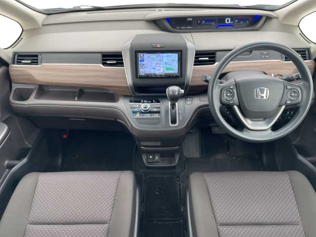 ホンダ フリード＋ G ホンダセンシング 愛知県 2022(令4)年 4万km クリスタルブラックパール ホンダセンシング　/社外ナビ　/両側電動　/レーダークルコン　/バックカメラ　/コーナーセンサー　/ＥＴＣ　/ＬＥＤヘッド　/レーンキープアシスト　/フルセグＴＶ　/ＣＤ　/ＤＶＤ　/Ｂｌｕｅｔｏｏｔｈ　/プッシュスタート/ステアリングスイッチ/スマートキー