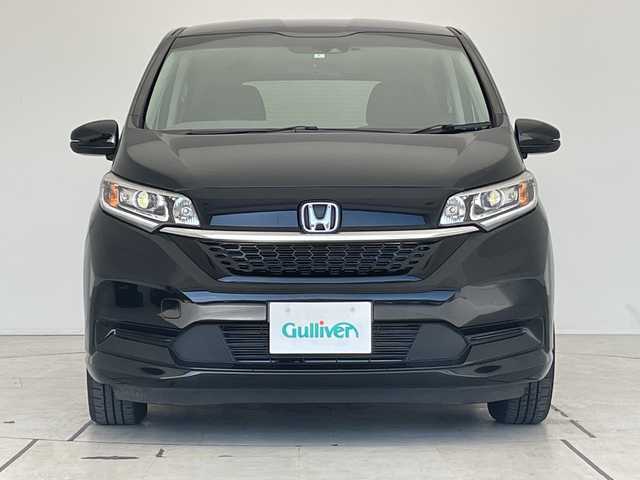 ホンダ フリード＋ G ホンダセンシング 愛知県 2022(令4)年 4万km クリスタルブラックパール ホンダセンシング　/社外ナビ　/両側電動　/レーダークルコン　/バックカメラ　/コーナーセンサー　/ＥＴＣ　/ＬＥＤヘッド　/レーンキープアシスト　/フルセグＴＶ　/ＣＤ　/ＤＶＤ　/Ｂｌｕｅｔｏｏｔｈ　/プッシュスタート/ステアリングスイッチ/スマートキー