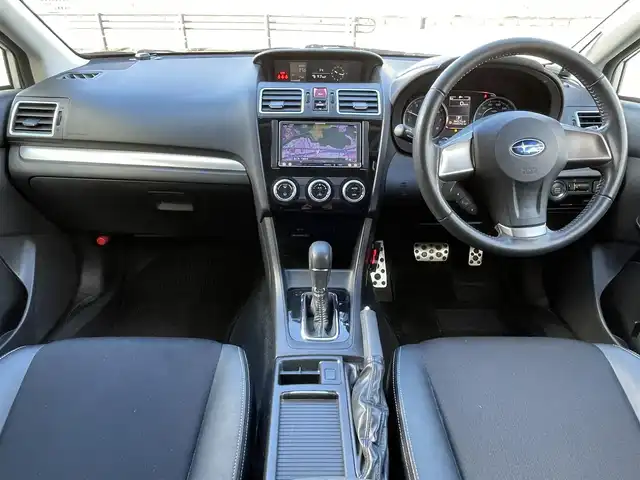 スバル インプレッサ スポーツ 1．6i－S 岐阜県 2015(平27)年 14.5万km クリスタルホワイトP ワンオーナー/4WD/SDナビ/【Bluetooth．CD.DVD.AM/FM．USB】/ハーフレザーシート/純正フロアマット/バックカメラ/ETC/横滑り防止装置/ウィンカーミラー/ドアバイザー/キセノンヘッドライト/フォグライト/スマートキー/積み込みサマータイヤ/保証書/取扱説明書/スペアキー