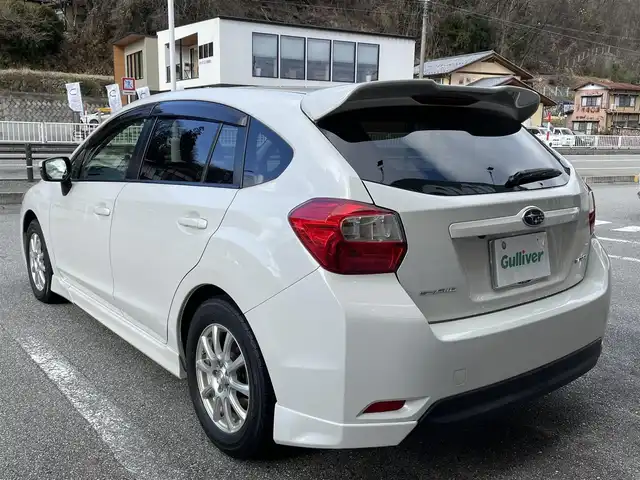 スバル インプレッサ スポーツ 1．6i－S 岐阜県 2015(平27)年 14.5万km クリスタルホワイトP ワンオーナー/4WD/SDナビ/【Bluetooth．CD.DVD.AM/FM．USB】/ハーフレザーシート/純正フロアマット/バックカメラ/ETC/横滑り防止装置/ウィンカーミラー/ドアバイザー/キセノンヘッドライト/フォグライト/スマートキー/積み込みサマータイヤ/保証書/取扱説明書/スペアキー